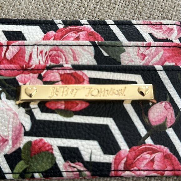 Betsy Johnson Keychain Card Holder Wallet - Picture 2 of 5